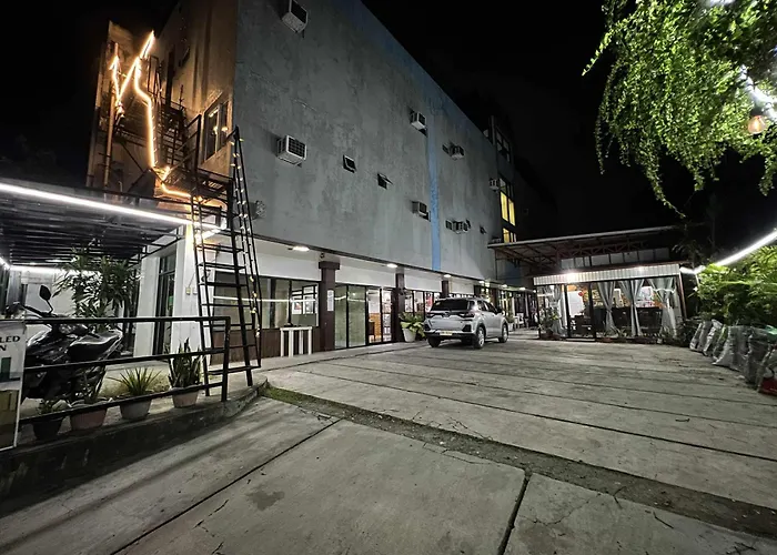 Axis Hotel