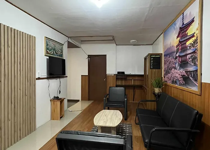 Axis Hotel