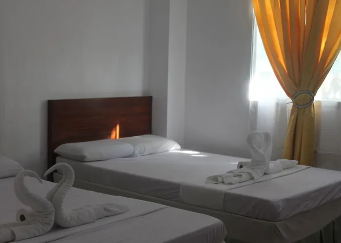 Hotel Axis 2*